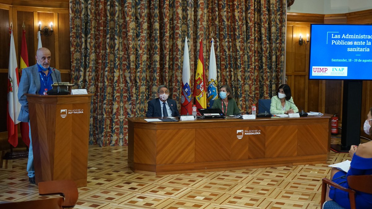 📷 La ministra <a href="/CarolinaDarias/">Carolina Darias</a> participa junto al presidente de #Cantabria <a href="/RevillaMiguelA/">Miguel Ángel Revilla</a> , la rectora de la <a href="/UIMP/">UIMP</a> María Luz Morán y el director del <a href="/INAP_ES/">Instituto Nacional de Admón. Pública</a> , Mariano Fernández-Enguita <a href="/enguita/">Mariano Fernández-Enguita</a> en la inauguración del seminario 'Las AAPP ante la crisis sanitaria'