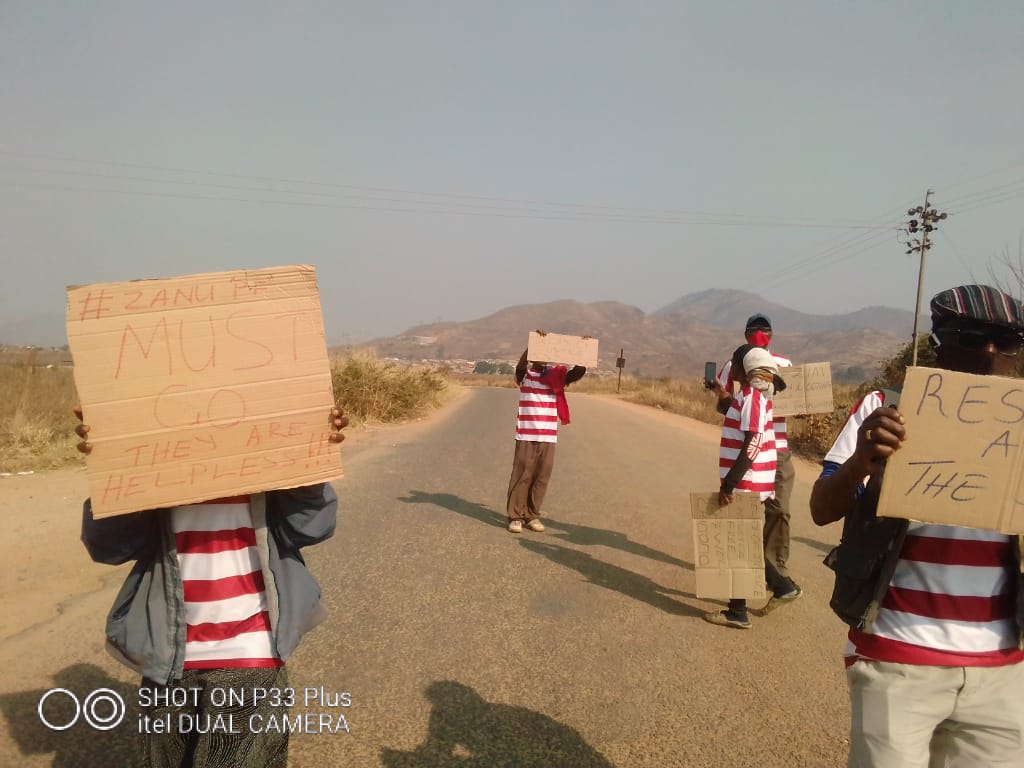 DrVChimhutu's tweet photo. The March Is Not Ended 

We are ALL prisoners. The symbol of our struggle, get inspired 

@DougColtart
@Sophie_Mokoena @eNCA @peterndoro @LynneStactia @Wamagaisa @ali_naka @Wamagaisa @GandangaJena @Studio7VOA  @advocatemahere 

#TheMarchIsNotEnded 
#ZimbabweanLivesMatter https://t.co/szqif7O9qJ