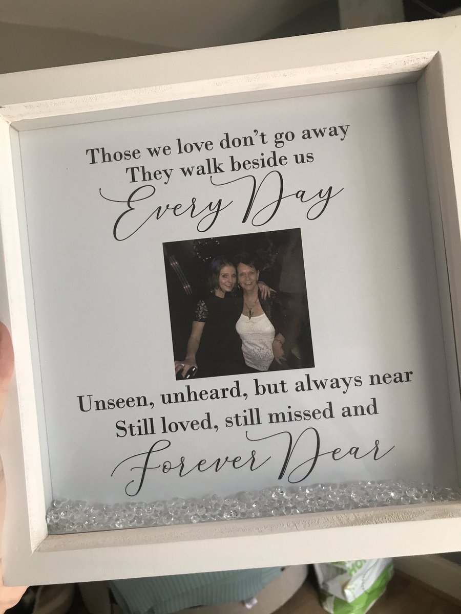 ae_designs_'s tweet image. A recent frame done as a gift for someone’s friend who recently lost their mum, a bit of sparkle as an added touch to make it that little bit more special ✨ #memoryframe #shadowbox #adobeillustrator #sparkle #smallbusiness #SupportSmallBusinesses #craftsblog #crafters