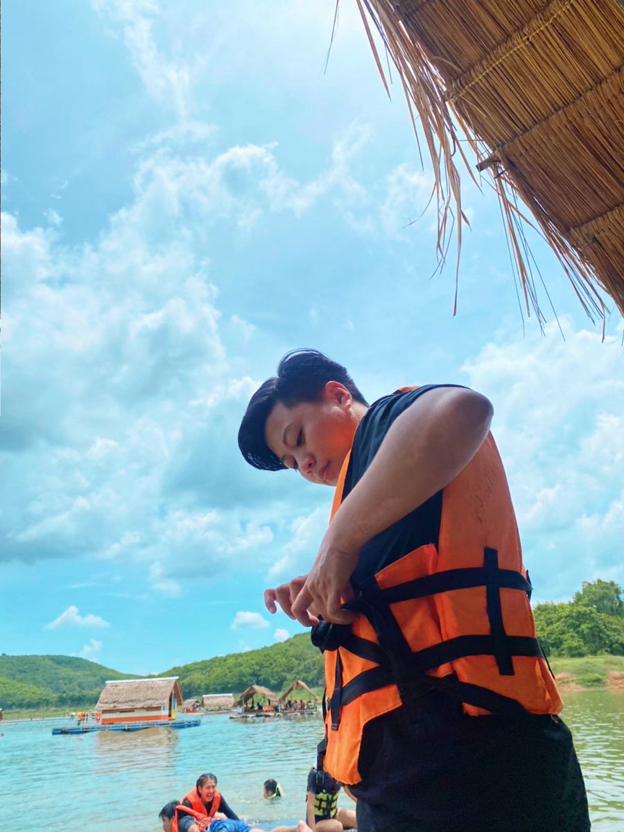 OilyeahZ's tweet photo. ถ้าเธอเหงา เราโสดนะ 😙
#ทอมดี้ #ทอมโสด #ทีมมีแฟนเป็นผู้หญิงแต่โคตรมีความสุข https://t.co/6rqcy4f2yc