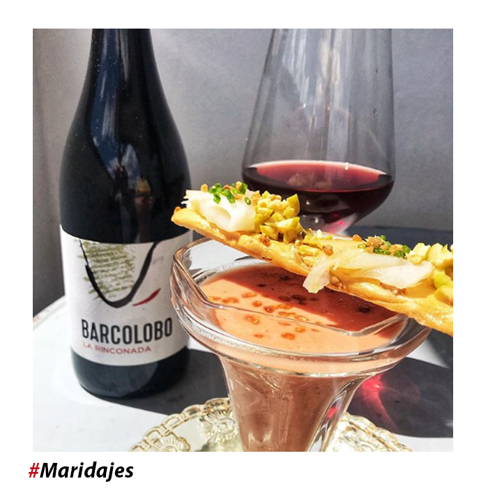Gazpacho de Fresas 🍓 + BARCOLOBO La Rinconada 🍷

Con el código promocional: MaridajeConBarcolobo obtienes un 10% de descuento en tu compra online en barcolobo.com/tienda ¡y disfruta de BARCOLOBO para maridar tus recetas!
