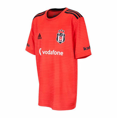 Her zamanki gibi Çubuklu formayla gri forma bi boka benzemiyor  da kırmızı formanın 18/19 sezonundaki bu kırmızı formadan ne farkı var.?  <a href="/Besiktas/">Beşiktaş JK</a> <a href="/adidas/">adidas</a>