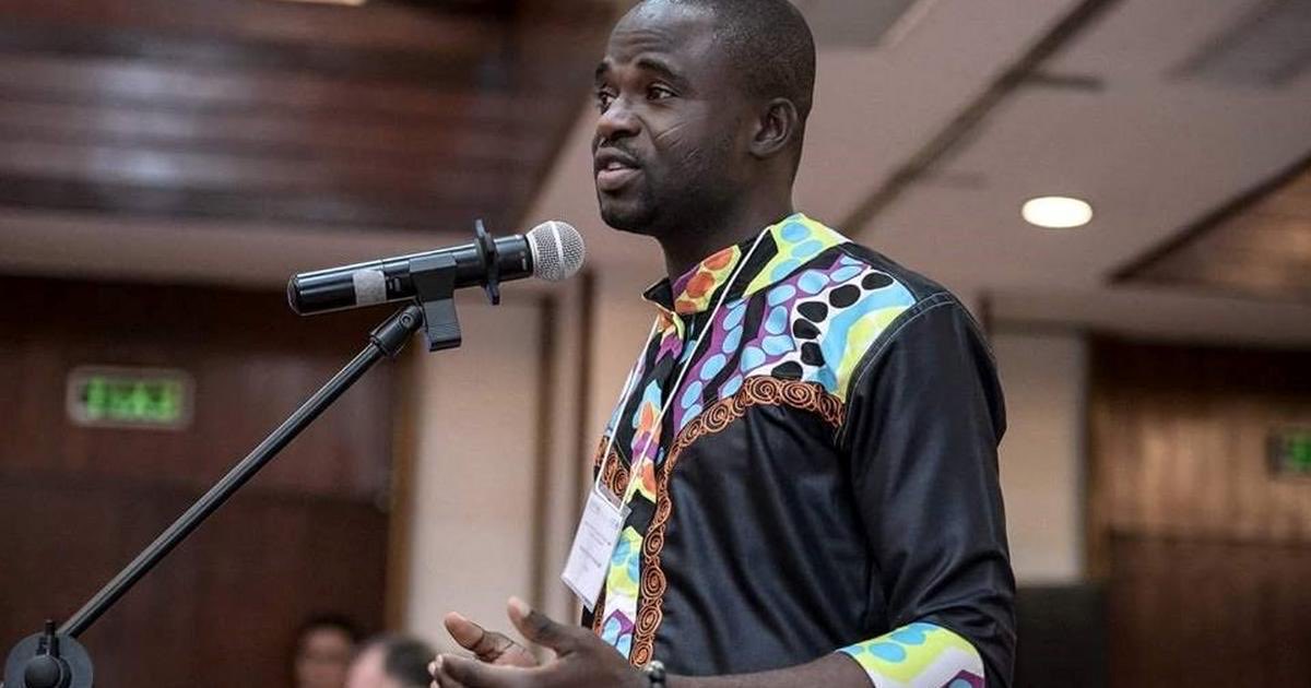 MacJordaN's tweet photo. "They robbed our past. They robbed our present. And they are robbing our future. Arise, Ghana youth, for your country!” — @Manasseh_Azure #AriseGhanaYouth #GhanaDeservesBetter https://t.co/S3iUbnD0qP