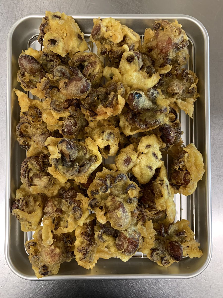 お客様のお声に応え
いいダコの天ぷら作りました🐙
価格は1パック400円❗️❗️
本場開催日のみの販売です
お越しの際は食べて来てください🤗