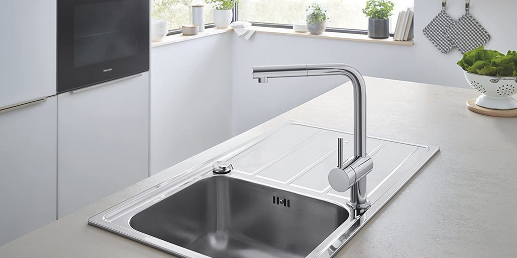 BlissBBK's tweet photo. Upgrade your kitchen with a @grohe L-Spout Kitchen Mixer Tap, part of the Minta collection.

All elements considered to ensure a harmonious balance between form and function. 💧 Was £238.80 - Now Only £155!

View the range | https://t.co/4mOh8T78SG

#GroheMinta #Grohe #Taps https://t.co/mSuJxm4bev