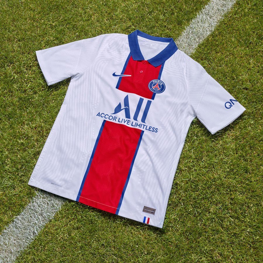 If Neymar scores against RB Leipzig tonight we will give one of our followers a brand new PSG shirt. (Home or away)

To enter:
🔁 Retweet this tweet
👤 Follow <a href="/TransfersLlVE/">Transfer News</a> 

Winner will be announced at full-time. You must be following us to win the shirt!