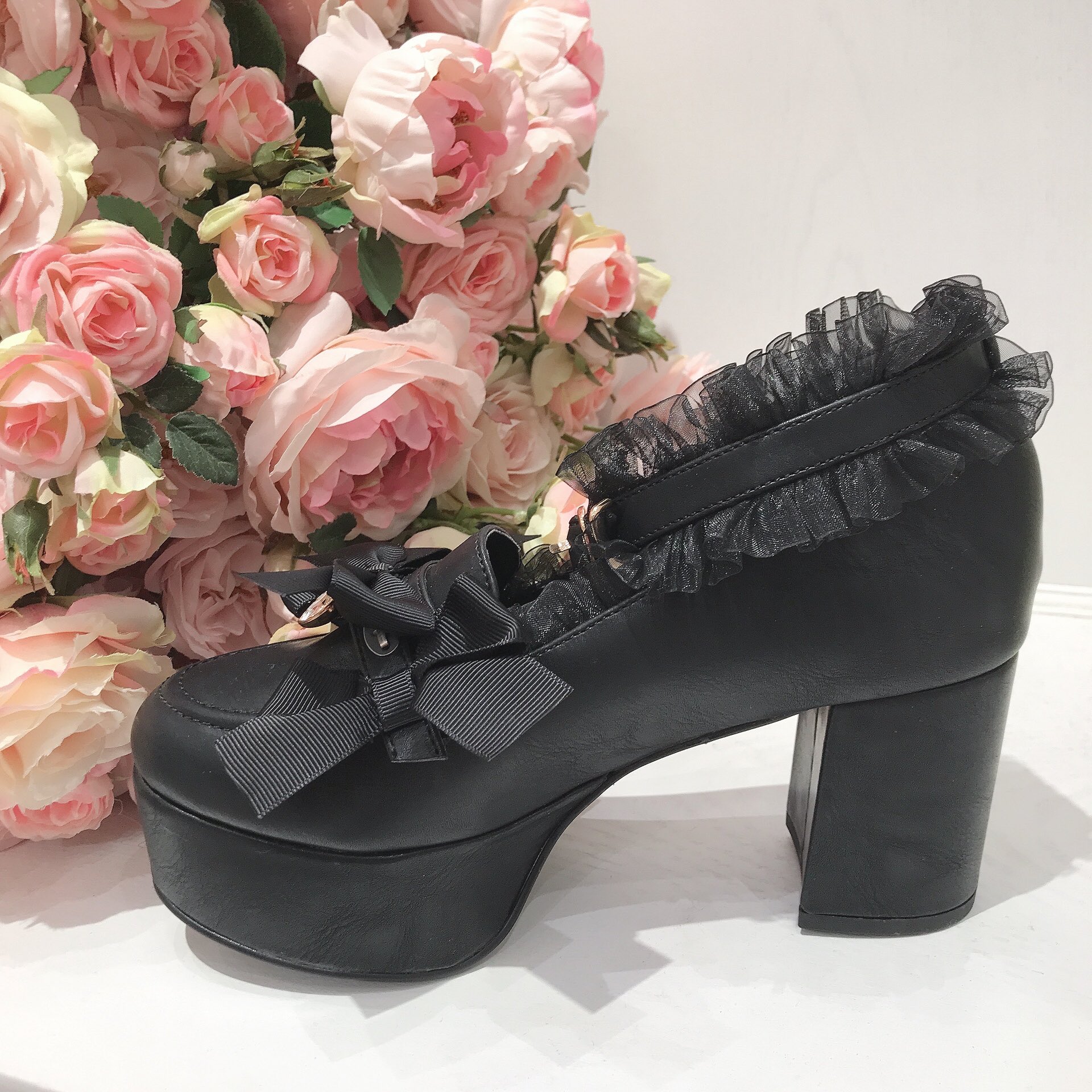 Mille Fille Closet By Lodispotto ルミネエスト新宿 New Item メニーリボンローファーパンプス 9 0 Tax リボンがついた甘くて可愛い お靴になっております 太めヒールで歩きやすさもバッチリ リボンは取り外し可能 店内では2buy10 Off