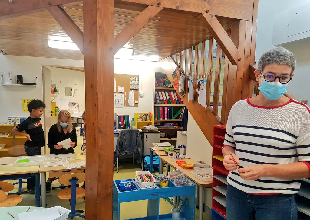DSDEN_35's tweet photo. L'inspecteur d'académie DASEN, Christian Willhelm, en déplacement école de la Poterie, rappelle le levier intéressant qu'est l'école ouverte pour réduire les inégalités. https://t.co/90A2u1UjeJ