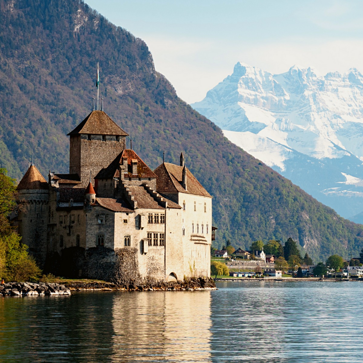 Fan de culture et patrimoine ? Ça tombe bien le Canton de Vaud rime avec offre culturelle passionnante, traditions émouvantes et patrimoine exceptionnel. Une terre d'inspiration pour chacun.

#CantonDeVaud #PaysDeVaud #VAUD #DesValeursEnPlus #CultureEtPatrimoine