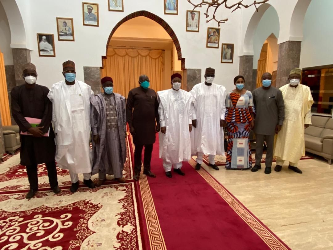 ECOWASParliamnt's tweet photo. The Speaker of the ECOWAS Parliament, Sidie Mohamed Tunis and a delegation of MPs met the Chair, Heads of State and Government of ECOWAS, Mahamadou ISSOUFOU last weekend in Niamey,  to advocate for election of Members of ECOWAS Parliament to be by direct universal suffrage. https://t.co/jMAMjkFxVn