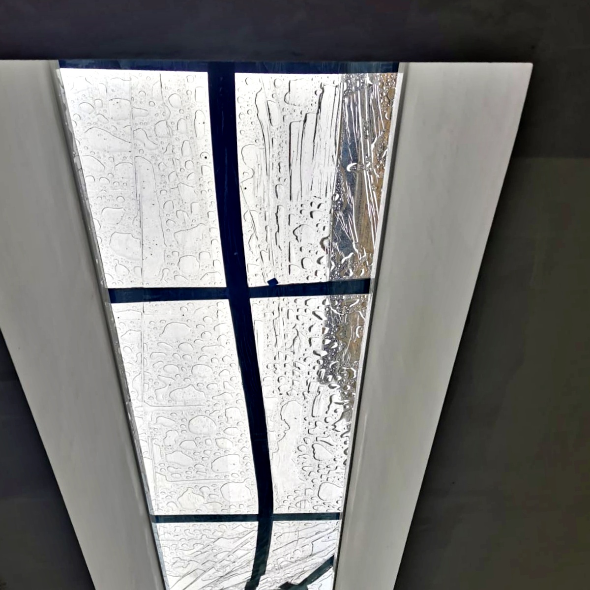 FormedAD's tweet image. Protecting the roof with the sticky tape 🏡

#construction #roof #sideextension #homeowner #homeimprovement #londonarchitect #construction #sitework #progress