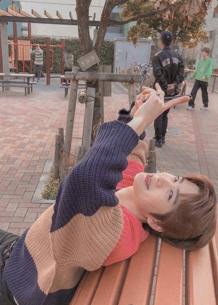 Akun second, yang satunya ke lock
Hayu ama mamang roti :)
𝙢𝙪𝙩𝙪𝙖𝙡𝙖𝙣:RT
𝙁𝙖𝙢𝙗𝙚𝙨𝙩:DM
/auto fb/
#rpkpop #rpindonesia #rpw #rpwindonesia #roleplaykpop #rpindokpop #roleplayerkpop #roleplayerindo