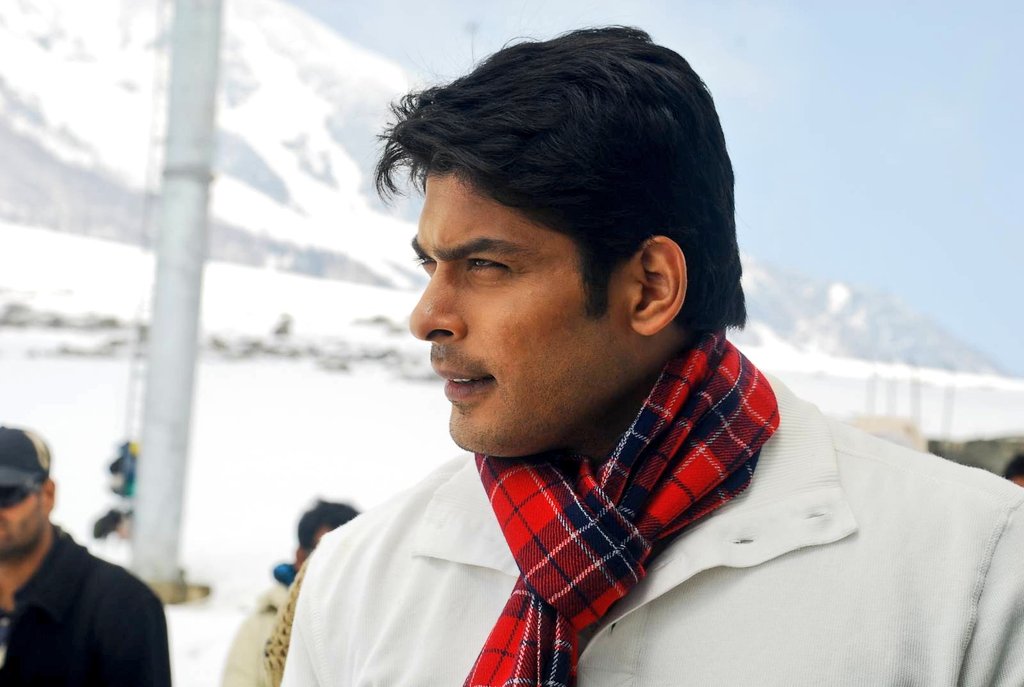  @sidharth_shukla turns hero in real life.Credit: ColorsTV #BalikaVadhu  #SidharthShukla  #SidHearts