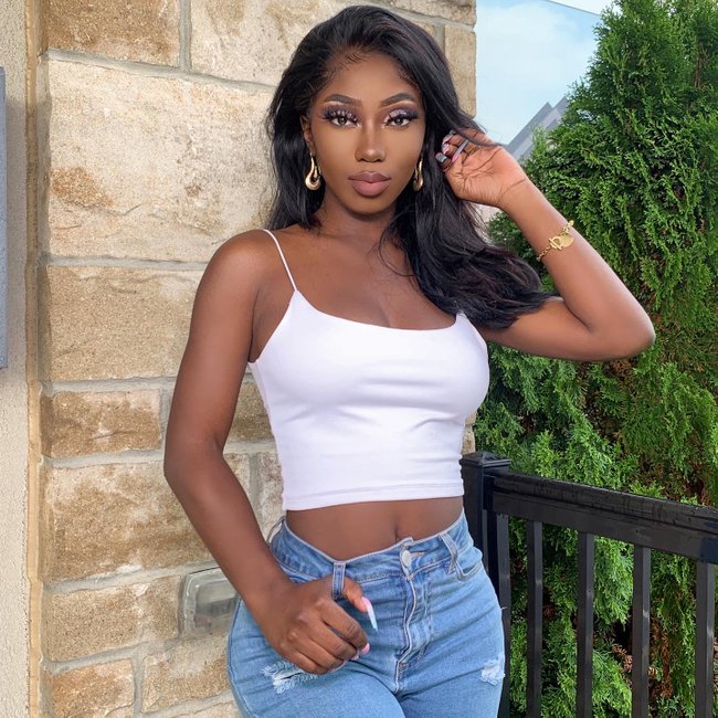 the perfect top to pair with denim 🤍
🔍 "Cropped Basic Camisole"
#charlotterusse