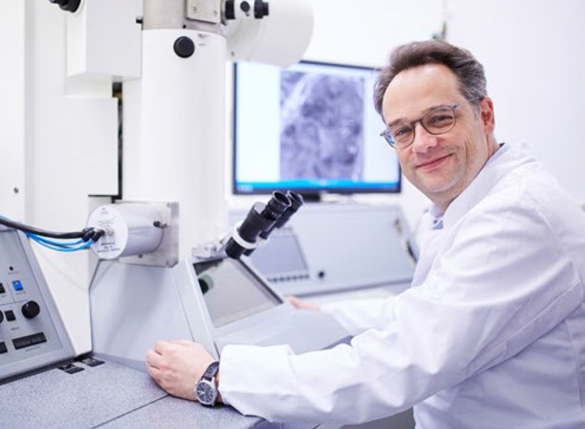Last year, lung biology lost one of its giants: Prof. Ewald R. Weibel, the pioneer of studies on lung ultrastructure and architecture. Dr. Matthias Ochs (pictured) outlined Prof. Weibel's life and work in a thoughtful Editorial at doi.org/10.1152/ajplun….