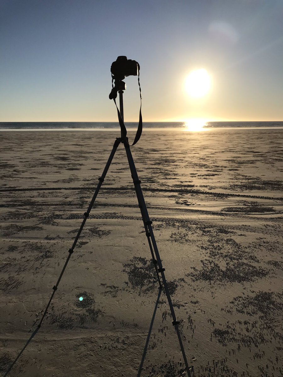 space_treasure8's tweet photo. Sunset 🌅 time lapse clips to follow ❤️🌞🙏🏼
#sungazing again!
#beachlife
#beachvibes
#beachedasbro https://t.co/UXzFbTSBfb