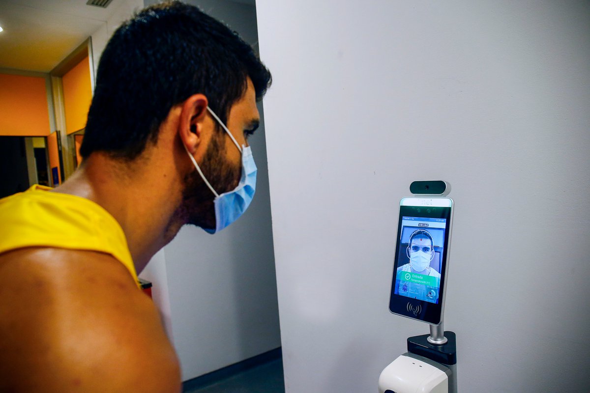 CB1939Canarias's tweet image. 🔘 La tecnología de @xnet_software refuerza nuestras medidas sanitarias ➡️ bit.ly/3h8lYNI

🔘Los terminales Biosanex, en el acceso a la Tienda Oficial y al vestuario, incluyen radiografía facial con termografía infrarroja y dispositivos automáticos de gel hidroalcohólico