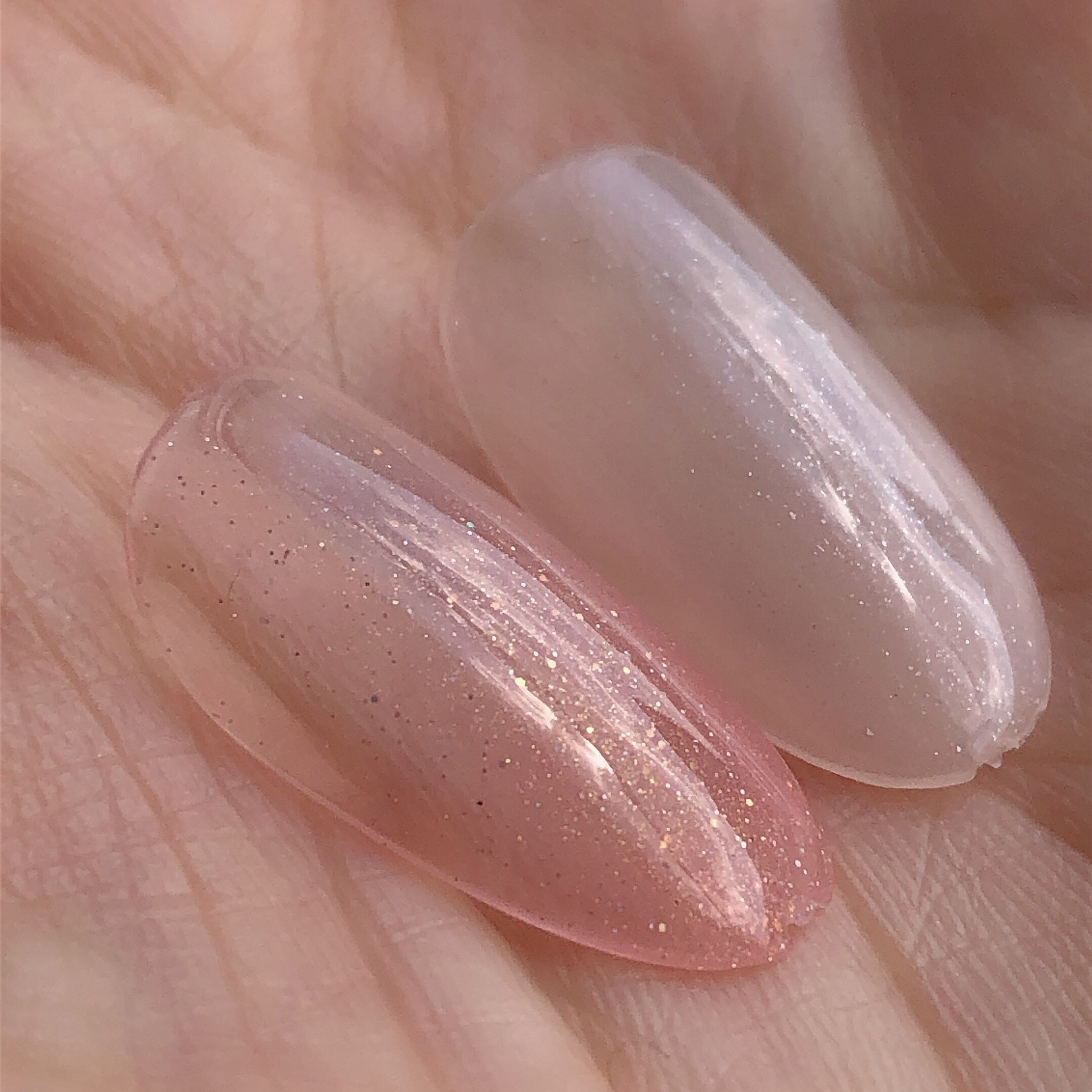 もふnail セリアジェルのシアーラメ系のカラーめっちゃ可愛いなミ ˇㅿˇ ミ Sheer Pink シアーピンク Sheer Beige シアーベージュ シアーピンクはグラデーションに かなり良さそう シアーベージュは手元美人を演出したい時に良さそうな