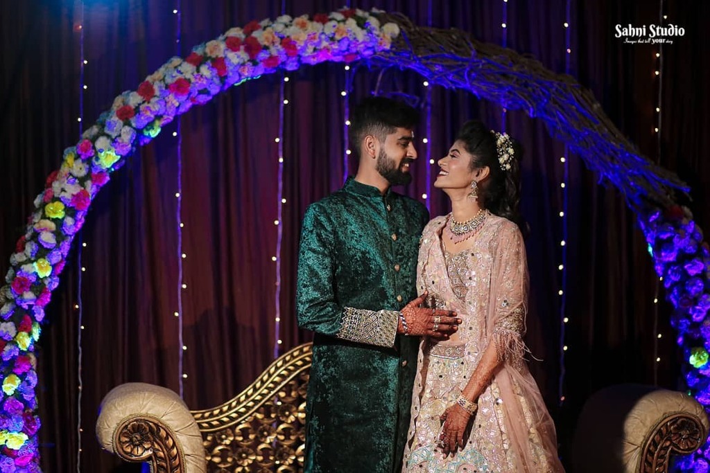 Sahni_Studio's tweet photo. #CutenessAlert! How we adore this adorable couple getting cute on their big day! ❤️
.
.
#weddings #weddingplanner #wedmegood #weddingwire #weddingcouple #shaadisaga #theshaadiwaadi #bridespecial #couplelove #wedmeplz #wedmegoodsouth #wedmegod #happiestco… https://t.co/hXNr2KZzDq https://t.co/5SjoGAJRTd