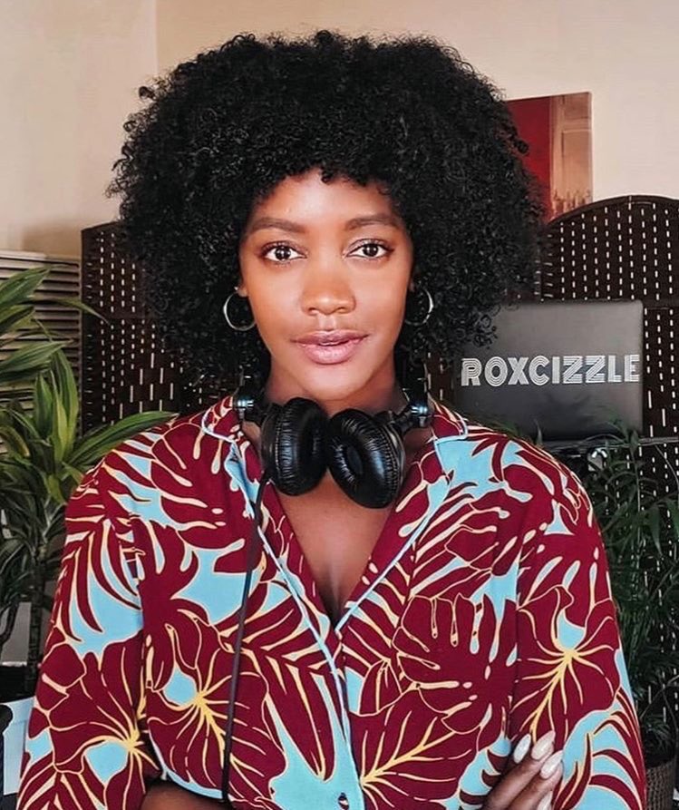 - <a href="/ROXCizzle/">Roxanne Kalie</a> 
soundcloud.com/roxc