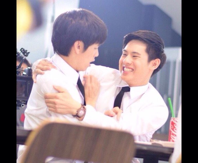 whocaresC_C's tweet photo. เธอๆๆๆ นั่น #คชาปลื้ม แห่ง #flytofin อะ แห่ง #sleeprunwayband ด้วย มันคือตำนาน555555555555 #KachaNontanun #kachaxfantopia2020 #fantopia2020impactarena https://t.co/sSzYjfsLsH