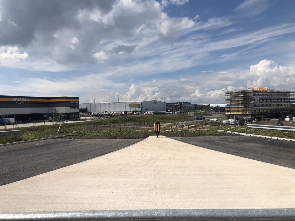 The road linking it to the massive Western Approach Retail Park is, well, see for yourself......