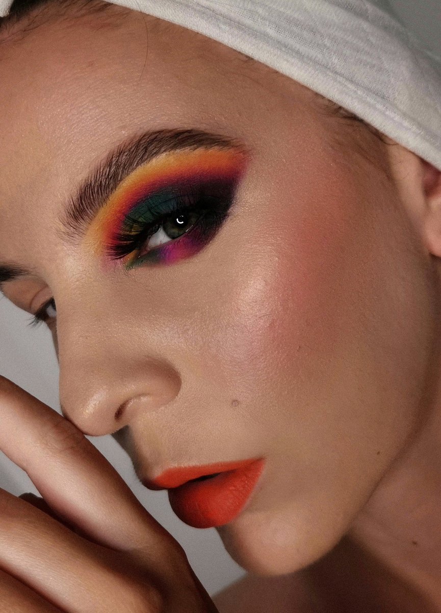 makeup_rea's tweet photo. @JeffreeStar I would be so honored ❤️ https://t.co/wz0EuMfyku