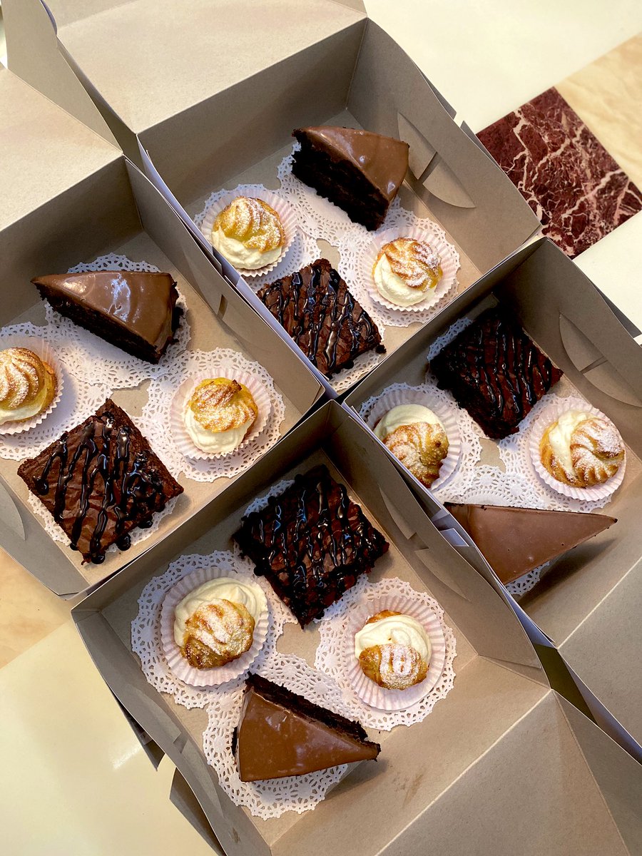 twinniesbakery's tweet photo. Combo set
RM 20 / Box
#brownies #creampuff #chocholatecake https://t.co/zZXmsuuzkV