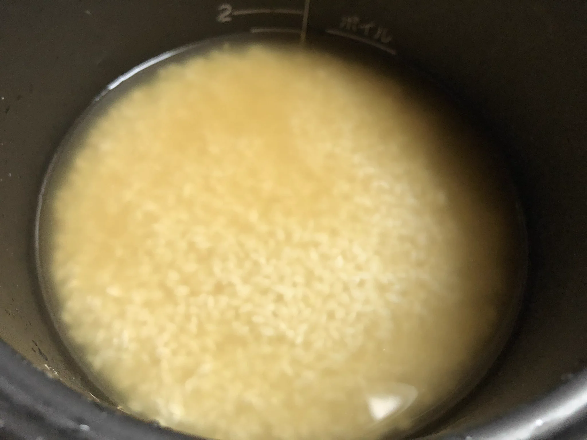 一足早く秋を感じられる？シンプルながら幸せ気分を味わえる「舞茸ごはん」のレシピ！