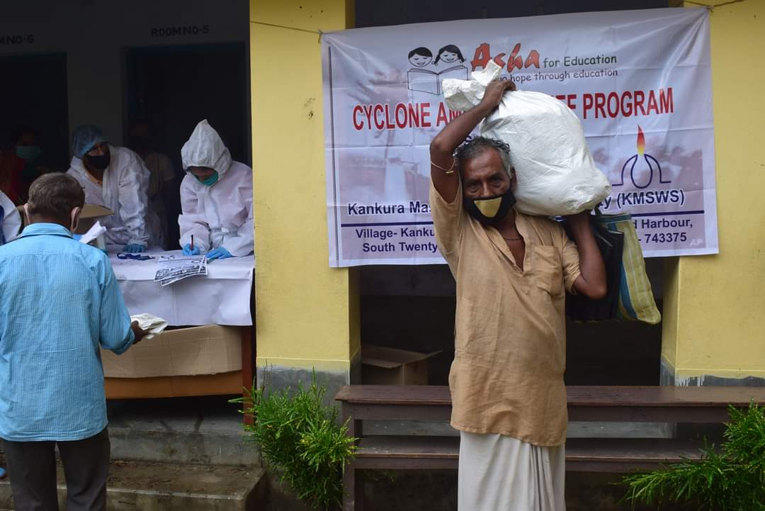 KankuraMasat's tweet photo. #KMSWS distributed #cyclone #Amphune relief materials to the effected people of South24 Parganas. Supported by #ashaforeducation.
@ashalondon @kayal_sajal @suparna_kayal @pranatianu https://t.co/lzx2oaxBsn