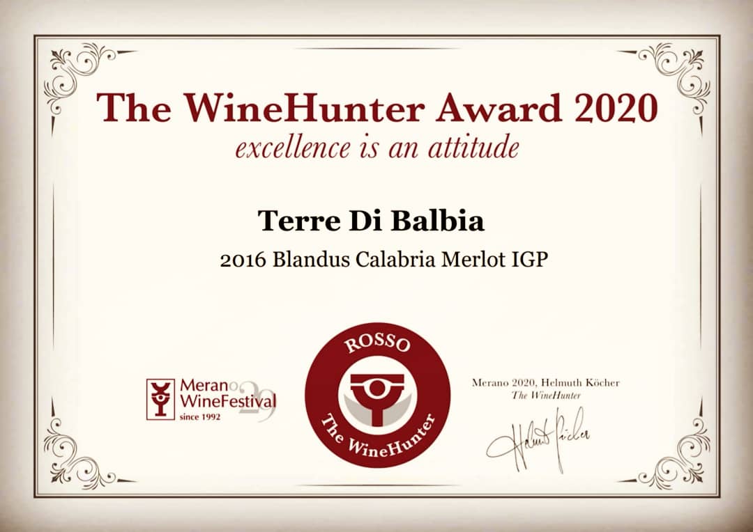 terredibalbia's tweet photo. Come preannunciato, è arrivato un altro importante riconoscimento. Con orgoglio e soddisfazione riceviamo il premio dalla guida #thewinehunter del #meranowinefestival! 🏆🏅📰😃🍷🍾🎉#terredibalbia #blandus #bio #vinobiologico #vinibio #vinibiologici #fervore #ligrezza #winelovers https://t.co/ty1byWuhSu