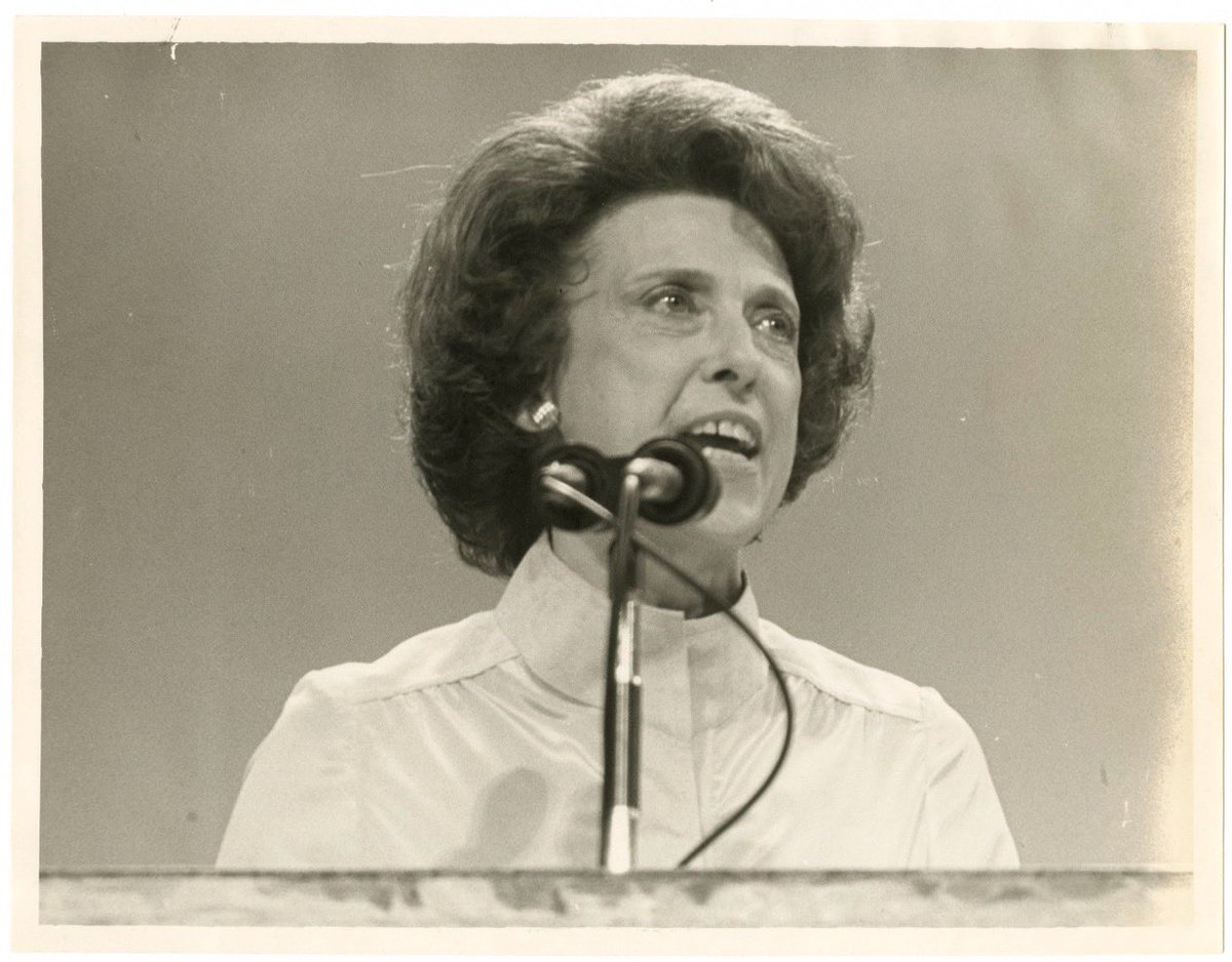 As the Democratic Party meets to make history by nominating  @KamalaHarris for Vice President, I want to take a moment to reflect on another 1st from  #DemocraticConvention history— the 1st woman to chair a party convention: Congresswoman Lindy Boggs of New Orleans in 1976. Thread—