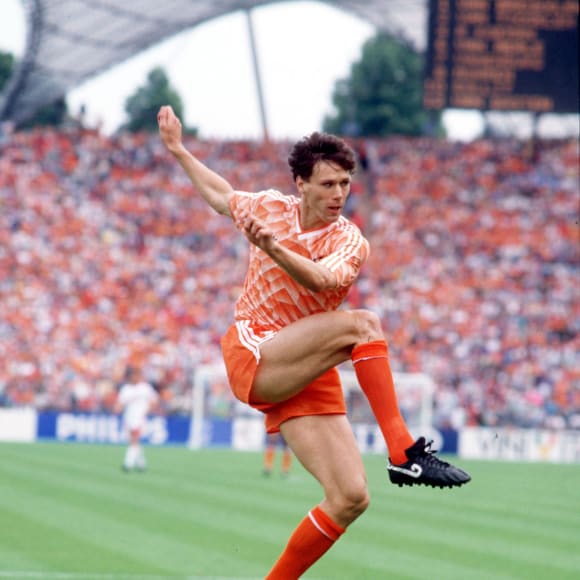 Van Basten, who had been sidelined for the previous two years with a recurring ankle injury, had been named  @FIFAcom World Player of the Year in 1992, and won the Ballon D'or three times, in a career that saw him score more than 300 goals for  @AFCAjax,  @acmilan, and  @KNVB.