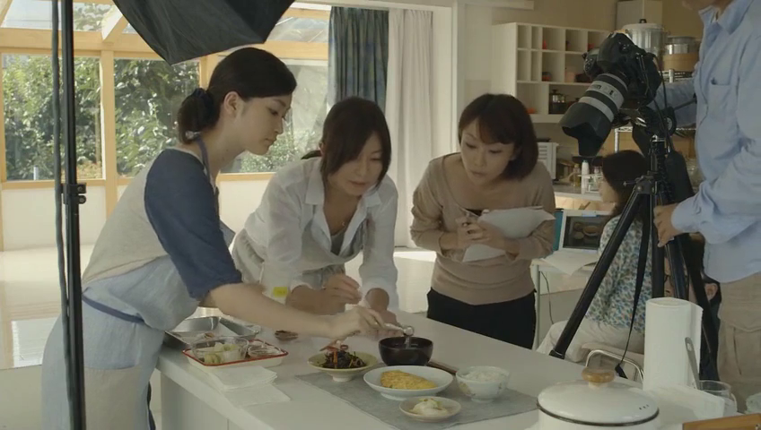 MickeyLD999's tweet photo. Cette douce chronique familiale, composée de 10 épisodes de 45 minutes, est l'occasion de retrouver certains acteurs fétiches du cinéaste tels que Abe Hiroshi et YOU.  
#GoingMyHome est un drama japonais savoureux, qu'il faut absolument découvrir. https://t.co/ncTWlJIbIz