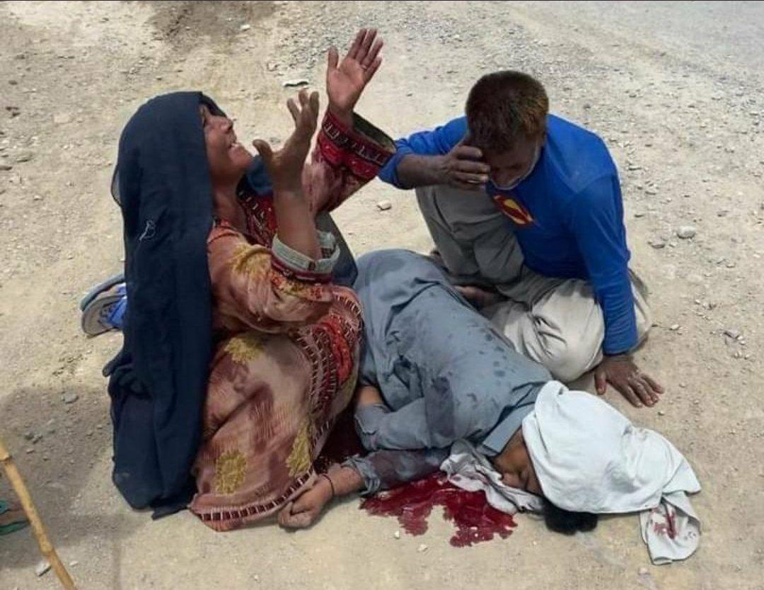 ShireenMazari1's tweet image. Absolutely unacceptable - the killing by FC of a young boy Hayat Baloch in Aabsir Turbat, in front of his family. While the personnel responsible have been handed to the police &amp;amp; FIR registered, an inquiry must be held to find out how this brazen killing was allowed to happen .