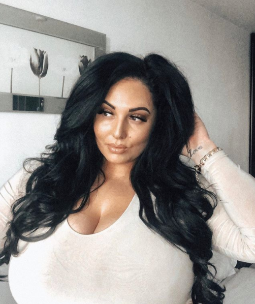 JustCurvy's tweet photo. You GLOW differently
 when you are happy 
@samanthakohter 💫 https://t.co/05Z1kt1wXo