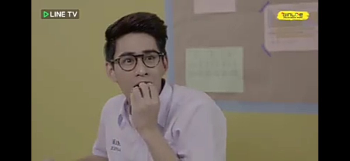 mjzalesdotcom's tweet photo. Pound: Gail isn't my GF
P: OhmToey said they were just friends on Nine entertain
Pound: who r OhmToey?
P: Ohm Pawat, don't u have TV at home?
I laughed @ohmpawatt he doesn't know himself 🤣
#OhmToey #ToeySittiwat #OhmPawat
#WarOfHighSchool https://t.co/uFQl5U6bMW