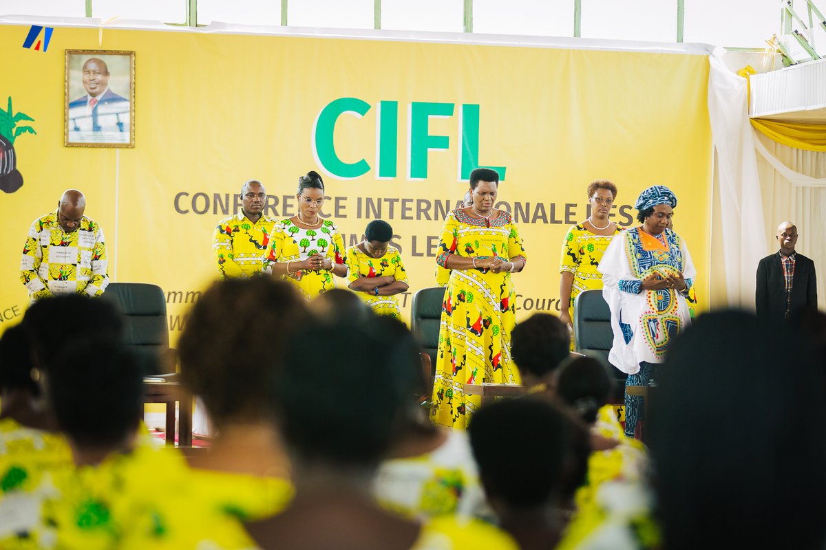 akezanet's tweet photo. Denise Bucumi Nkurunziza, fondatrice de la Conférence Internationale des Femmes Leaders " #CIFL" annonce ce mardi la tenue prochaine de la 3ème conférence de cette organisation du 22-24 octobre 2020 à Bujumbura

#akezanet #Lesbeautesdecheznous #CIFL #Burundi https://t.co/VWDfMGDsb5