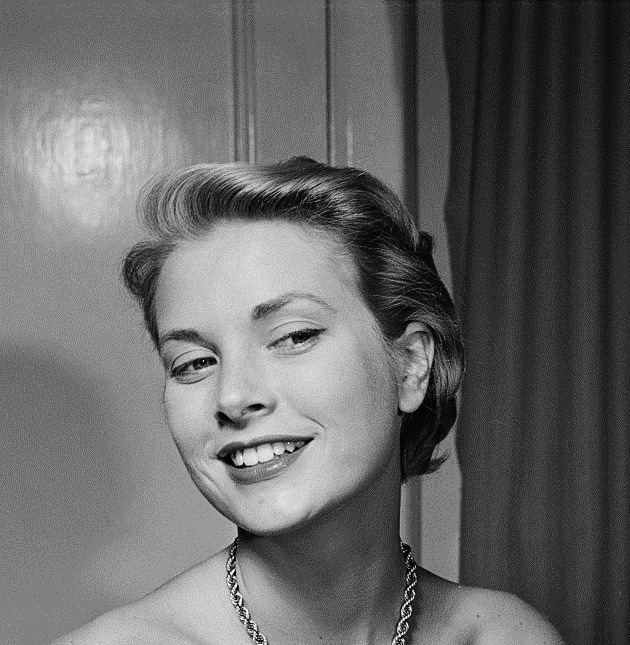 jatustein's tweet photo. #GraceKelly #c1949 #photography https://t.co/qoZjzP9dO5