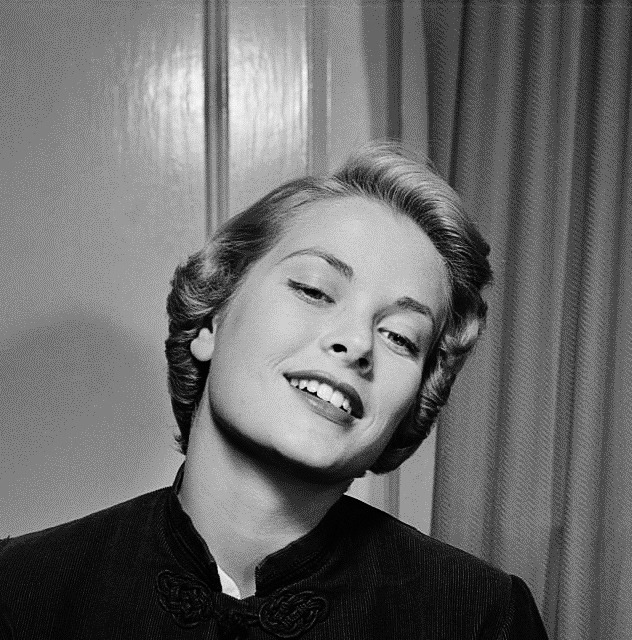 jatustein's tweet photo. #GraceKelly #c1949 #photography https://t.co/qoZjzP9dO5