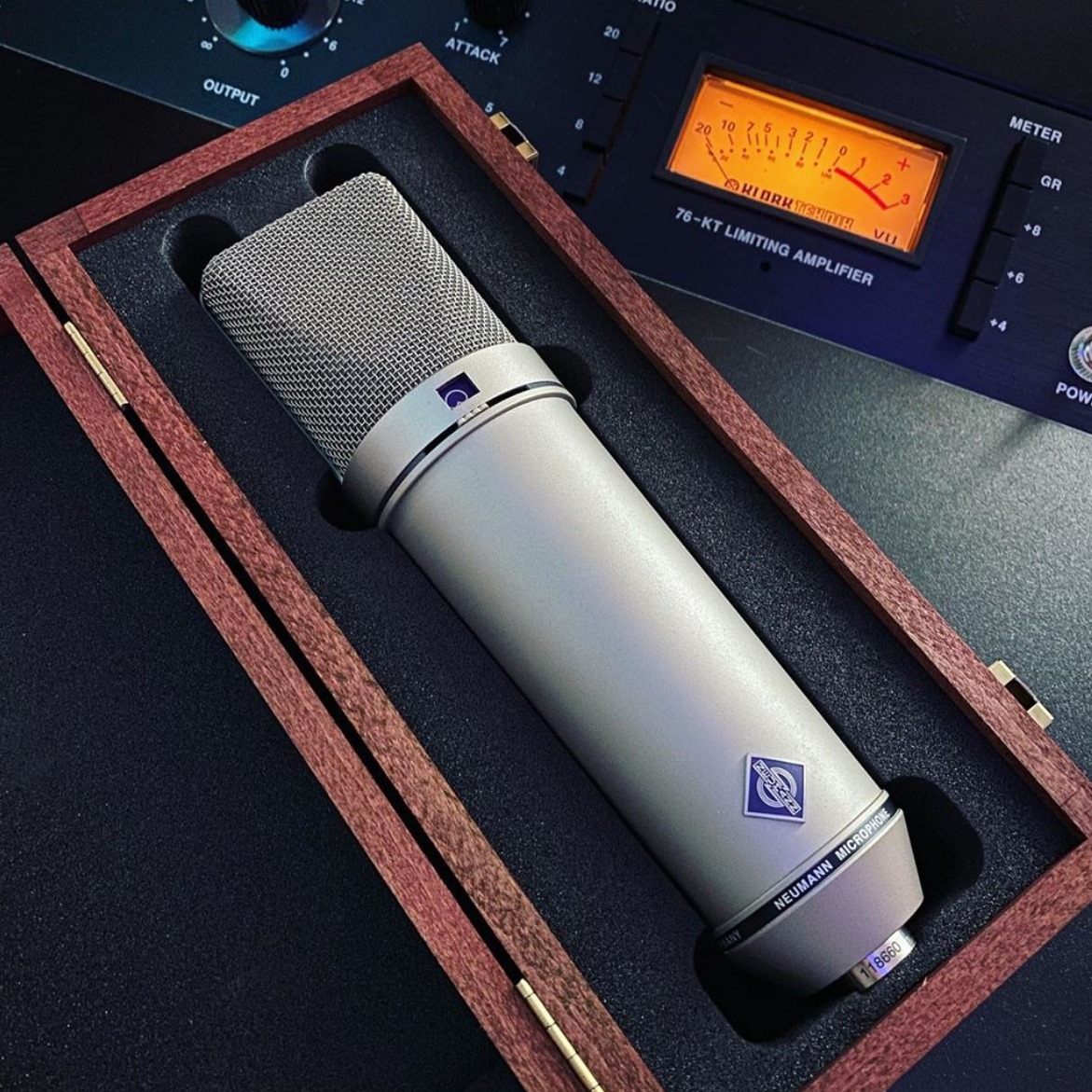 Neumann_Japan's tweet image. STUDIO MODERNE KUNSTさん、少し前ですが #myNeumann #PictureOfTheWeek #NeumannU87 共有ありがとうございます！

皆さんのお気に入りのノイマンマイクは何でしょうか？ ハッシュタグ付けて投稿頂くと紹介されるかもしれません😀