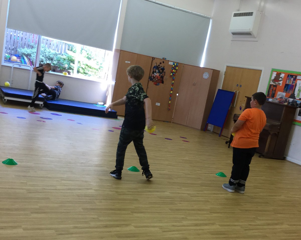 GD_Primary's tweet photo. A fab start to this weeks holiday club! Lots of fun activities going on and more planned. What has been your favourite activity? @LeedsActiveSchs @LeedsCommFound @JuniorJamHQ #FAF2020 🤾♂️🥎👬🏑🏌️♀️⚽️⛹️♀️ https://t.co/8kSrCWtWMY