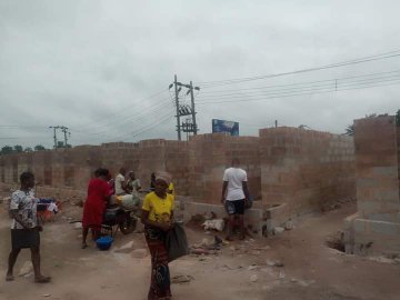 imo_voice's tweet photo. The ongoing Modernization of Ogbafor Agwa Market in Oguta LGA by @GovtOfImoState through the instrumentality of the Imo State Ministry of Commerce and Industry. 
This project is one week old according to reports by one of our own @mr_okokobioko.

#ImoFirst
#ImoMustRemainGreat https://t.co/T6P2Abg65e