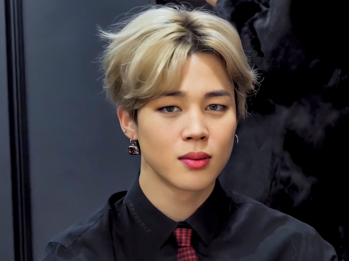 jmnsource's tweet photo. wow... can’t stop staring at his beauty https://t.co/7gqsthR1Nl
