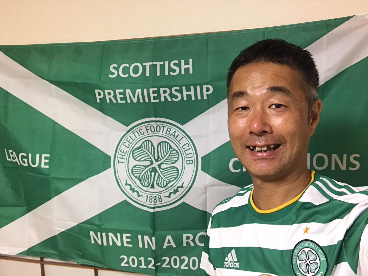 Nobubhoy's tweet photo. Finally got ma new strip, #9inarow banner and stuffs.
Ma new season has begun.
#Adidas #10inarow #Celtic https://t.co/y2HVe0TCr3