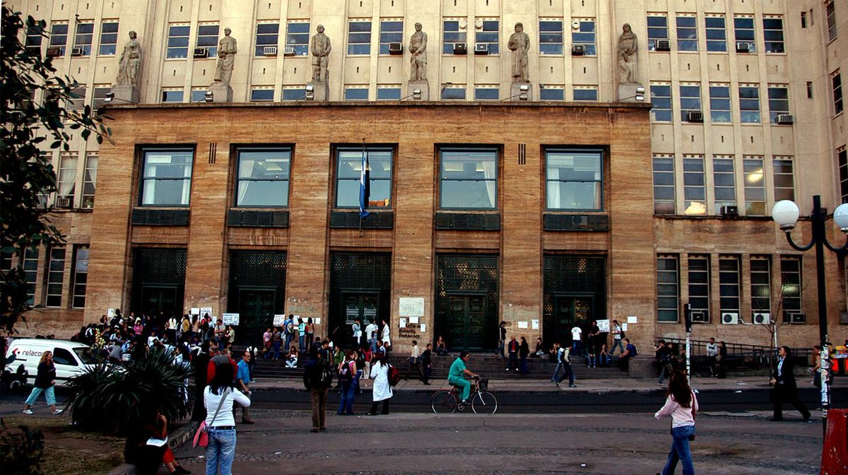Hoy le damos la bienvenida a 640 futuros médicos que comienzan a cursar #Toxicología con la modalidad virtual, que impone la pandemia. 
Éxitos, y que les apasione como a nosotros! #OrgulloUBA