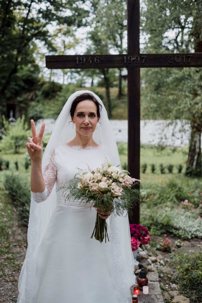 MiriamMLex's tweet photo. I STAND WITH ALL THOSE WHO ARE OPPRESSED โ๏ธ
Even during the most important day of my life my thoughts were with all those who are oppressed and persecuted.
#Freedom4Everyone
#StandWithHongKong
#StandWithBelarus
#StandWithAllOppressed https://t.co/P87wyspDmW