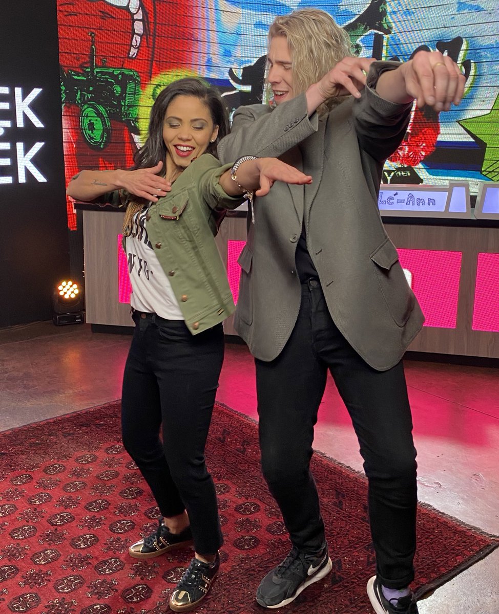 CARLA MACKENZIE tweet media