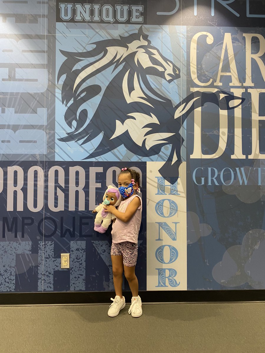 MsYoung2019's tweet photo. Took my princess to work with me and she said she loves my new school β€οΈ. Her opinion means a lot! #diva #minimustang #kisd @HildebrandtKISD https://t.co/JdvIcLhrrx