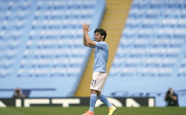 tempoweb's tweet photo. Botte da orbi tra Tare e il padre di David Silva #david silva #tare #mercato #lazio #accordo #saltato #padre #manchester city #real sociedad  https://t.co/CStr4u8ici https://t.co/qcoserg1LM